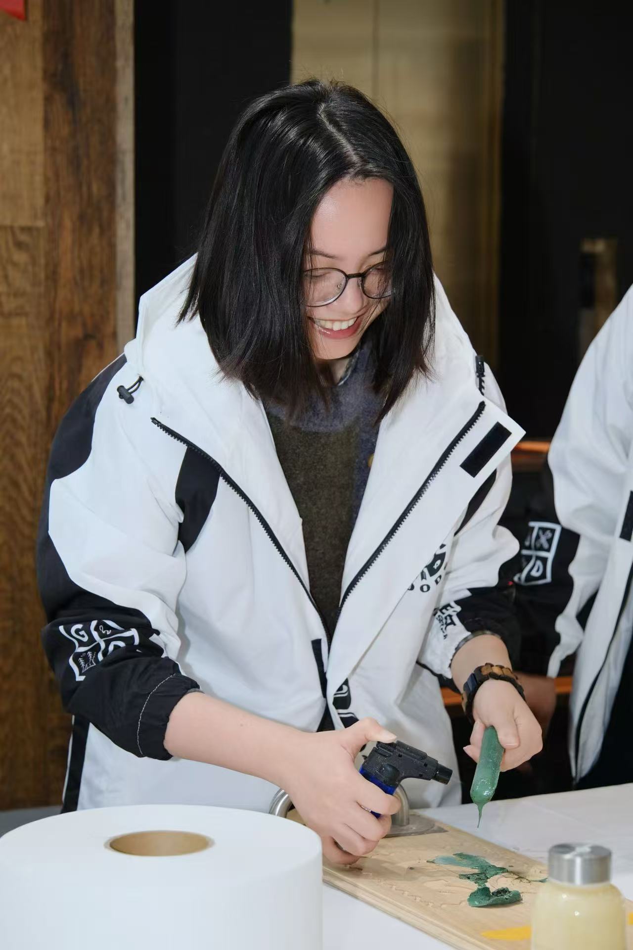 指尖上的温度与魔法：记福州地板美术馆手工地板分享会